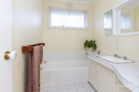 Property photo of 2 Orchard Street Glen Waverley VIC 3150