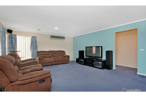 Property photo of 4 Taurima Court Burnside VIC 3023