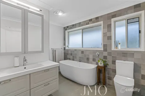 Property photo of 13 Doherty Court Ormeau QLD 4208