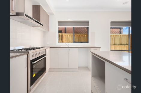 Property photo of 35 Skylark Boulevard Clyde North VIC 3978
