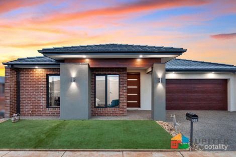 37 Sadie Ave, Thornhill Park, VIC 3335