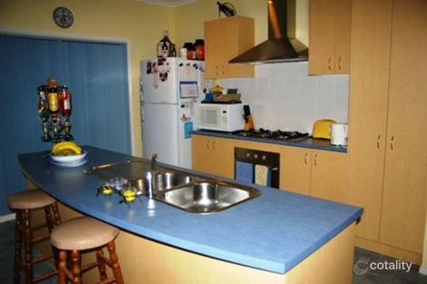 Property photo of 10 Wisteria Close Taylors Hill VIC 3037