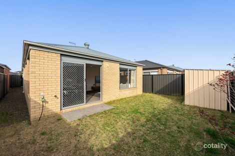 Property photo of 8 Naso Place Clyde North VIC 3978