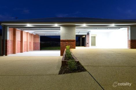 Property photo of 2 Dobell Place Lloyd NSW 2650