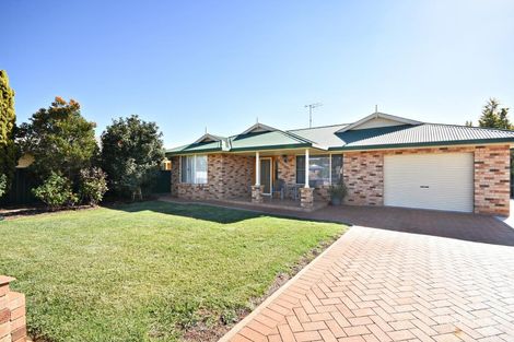 105 Maple Cres, Narromine, NSW 2821