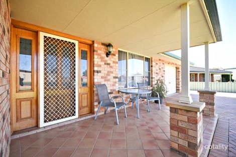 Property photo of 105 Maple Crescent Narromine NSW 2821