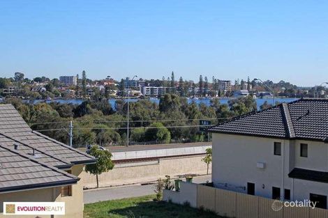 Property photo of 22 Crossman Pass Salter Point WA 6152