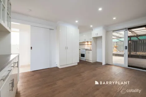 Property photo of 2 Opal Court Narre Warren VIC 3805