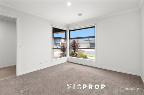 Property photo of 34 Aspera Drive Werribee VIC 3030