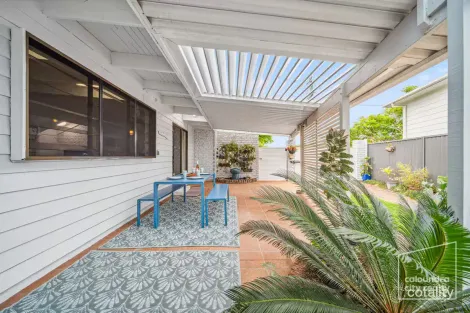 17 ANNING AVE, GOLDEN BEACH, QLD 4551