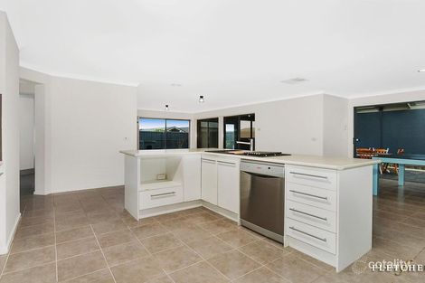 Property photo of 15 Broadleaf Way Cranbourne VIC 3977