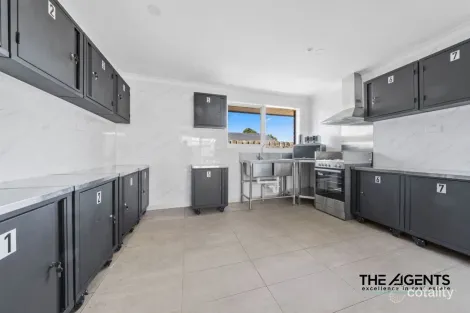 Property photo of 36 Coventry Crescent Mill Park VIC 3082