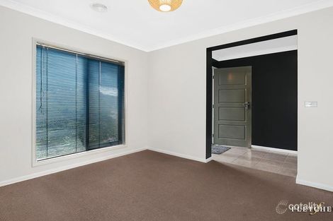 Property photo of 15 Broadleaf Way Cranbourne VIC 3977