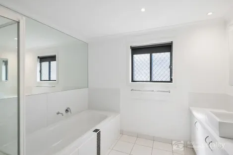 Property photo of 15 Split Rock Drive Brookfield VIC 3338