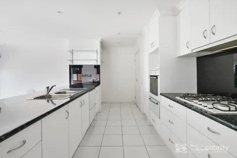 Property photo of 15 Split Rock Drive Brookfield VIC 3338