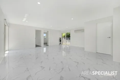 Property photo of 113 Waverley Park Drive Cranbourne North VIC 3977