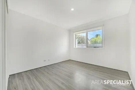Property photo of 113 Waverley Park Drive Cranbourne North VIC 3977