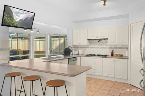 Property photo of 6 Dyson Place Glenmore Park NSW 2745