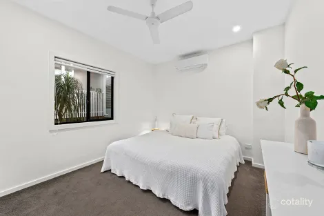 Property photo of 19 Barton Road Hawthorne QLD 4171