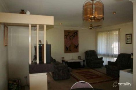 Property photo of 13 Marcellus Place Rosemeadow NSW 2560