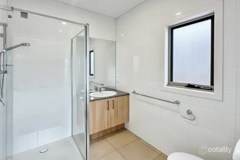 Property photo of 70 Crowlands Circuit Eynesbury VIC 3338