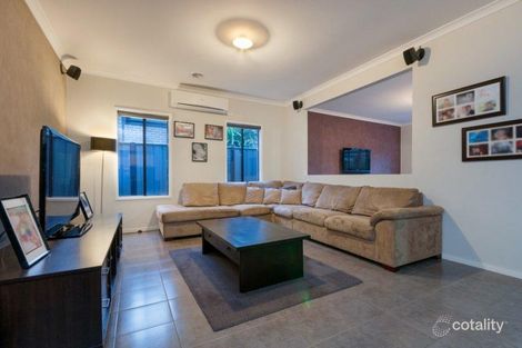 Property photo of 11 Cheltenham Close Craigieburn VIC 3064