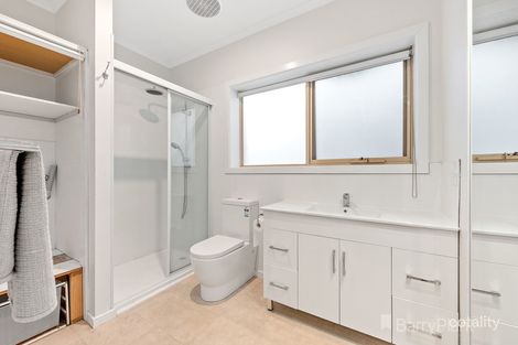 Property photo of 8 Delta Court Narre Warren VIC 3805