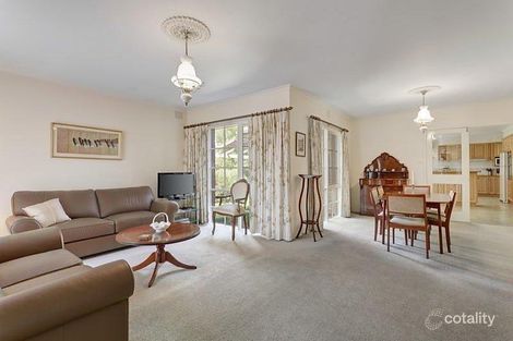 Property photo of 43 Mannering Drive Glen Waverley VIC 3150