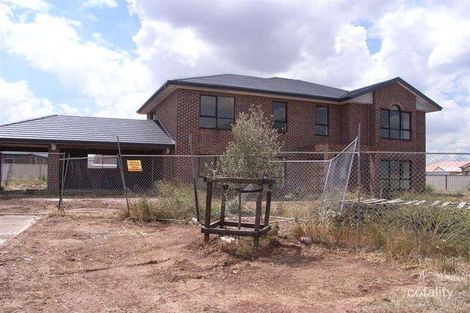 Property photo of 5 Macdonald Place Taylors Hill VIC 3037