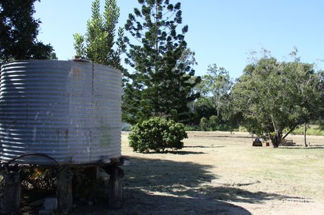 Property photo of 11 Awoonga Dam Road Benaraby QLD 4680