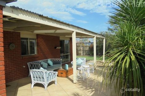 Property photo of 7 Greenmantle Close Cranbourne West VIC 3977