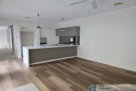 Property photo of 4 Edgewood Place Heatherton VIC 3202