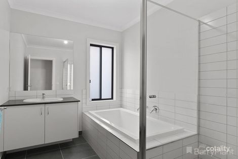Property photo of 2/47 Spring Gully Road Spring Gully VIC 3550