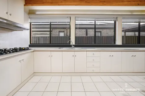 Property photo of 25 Rutherglen Way Taylors Lakes VIC 3038
