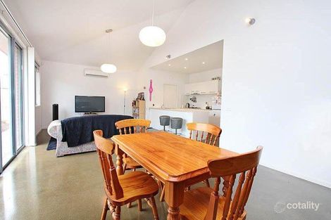 Property photo of 8 Anna Maree Place Caroline Springs VIC 3023