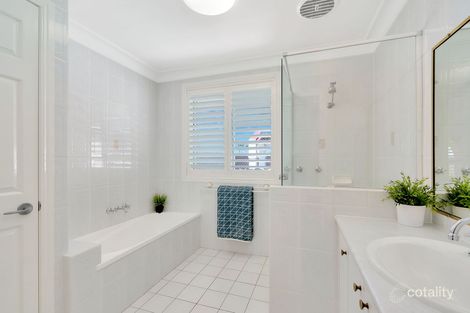 Property photo of 6 Saint Martin Place Clear Island Waters QLD 4226