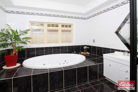 Property photo of 4 Veal Grove Plumpton NSW 2761