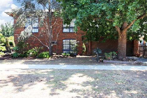 10 Deutgam St, Werribee, VIC 3030