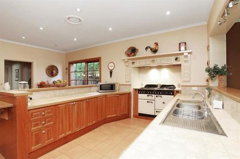 Property photo of 10 Deutgam Street Werribee VIC 3030