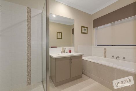 Property photo of 5 Bittern Link Pakenham VIC 3810