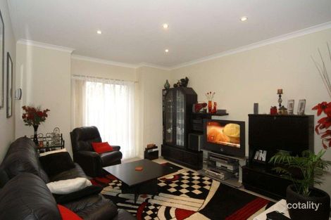 Property photo of 2/60 Arthur Phillip Drive Endeavour Hills VIC 3802