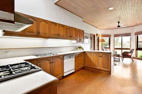 Property photo of 2 Beatty Crescent Ormond VIC 3204