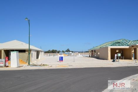 16 Tulipwood Loop, Piara Waters, WA 6112