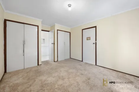 Property photo of 21 Throsby Crescent Deer Park VIC 3023
