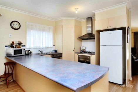 Property photo of 4 Clover Court Gowanbrae VIC 3043