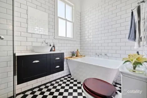 Property photo of 154 George Street Bathurst NSW 2795