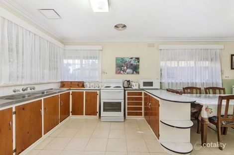 Property photo of 2 Chestnut Drive St Albans VIC 3021