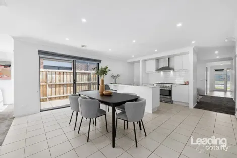 Property photo of 8 Rockfern Crescent Diggers Rest VIC 3427