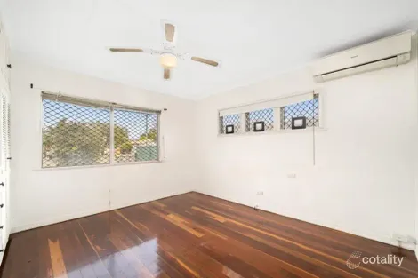 Property photo of 28 Crawford Street Redcliffe QLD 4020