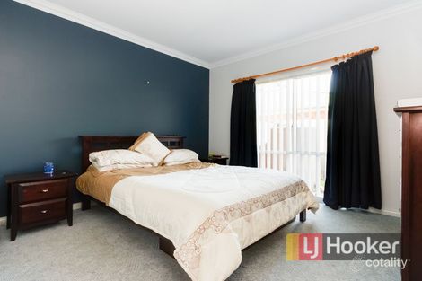 Property photo of 8 The Quays Narre Warren South VIC 3805